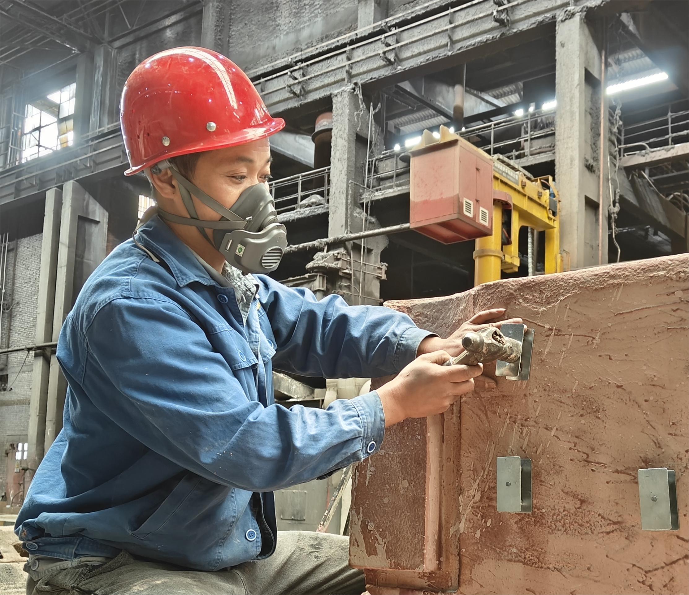 【身边模范】杨大江：专心做事创业，，，，，塑“造”精彩人生